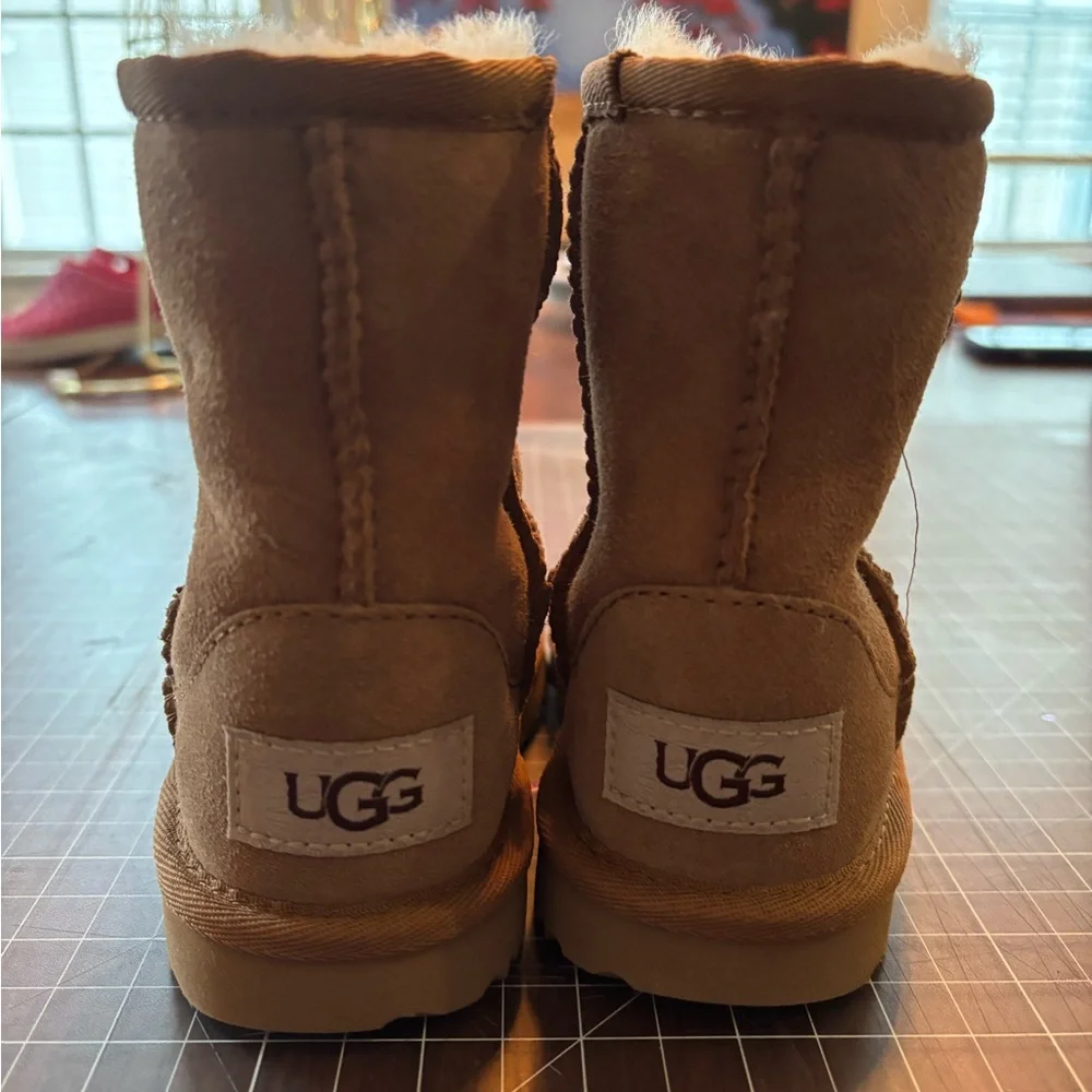 UGG Tan Kids Boots with Cozy Lining | Girl| Size 8T - Picture 3 of 5